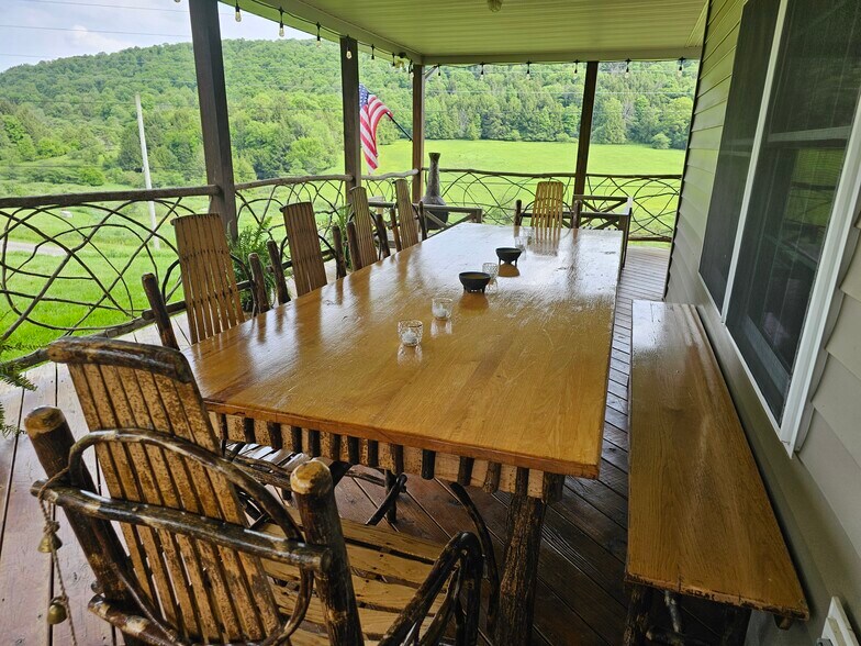 377 Bingham Center Rd, Genesee, PA à vendre - Photo de l’immeuble – Image 2 sur 34