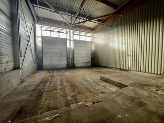 Plus de détails pour Local d'activités à louer