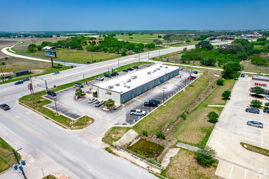 131 Business Park Dr, Kenedy, TX à louer - Aérien – Image 2 sur 11