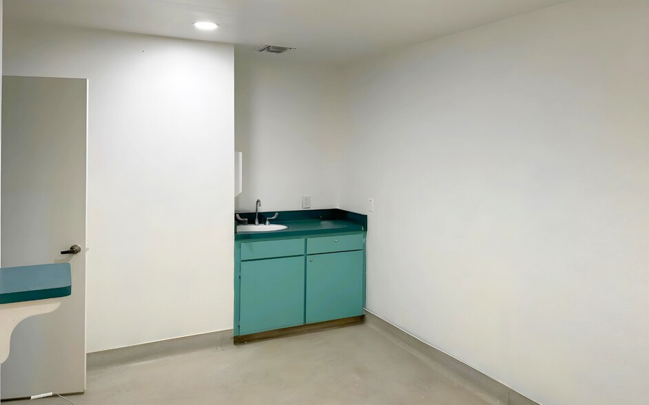 181 S Madera Ave, Kerman, CA à louer - Photo intérieure – Image 2 sur 4