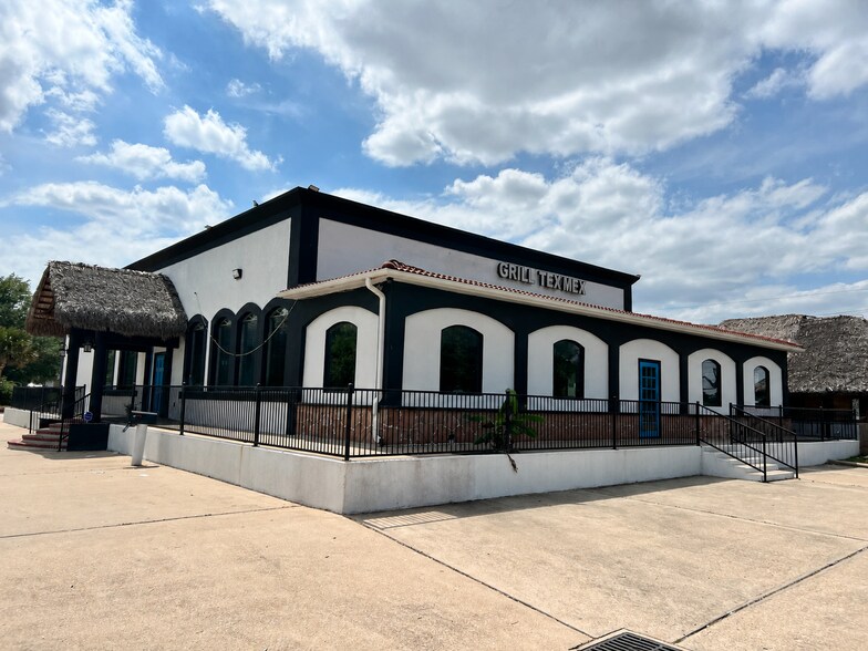 23237 Aldine Westfield Rd, Spring, TX à louer - Photo de l’immeuble – Image 2 sur 11