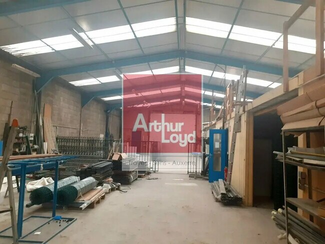 Plus de détails pour Industriel/Logistique à louer