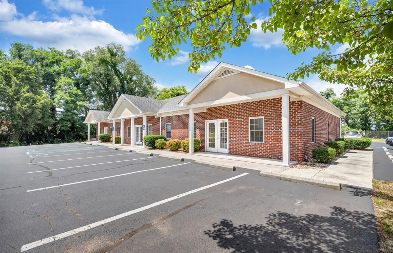 1101-1109 Electric Rd, Salem, VA à vendre Photo principale– Image 1 sur 22