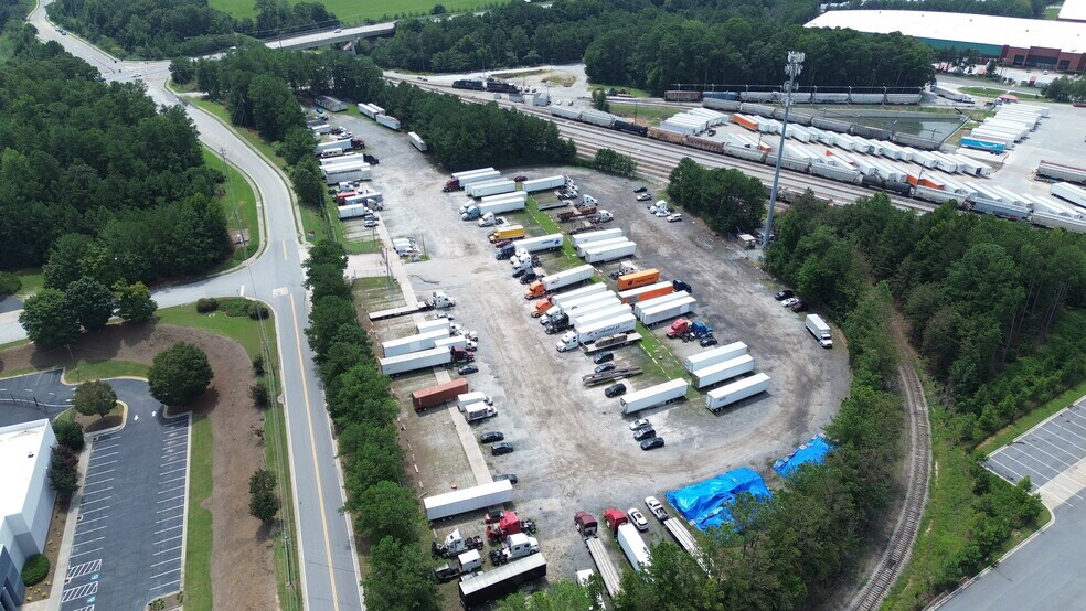 7472 Graham, Fairburn, GA à louer - Photo de l’immeuble – Image 3 sur 3