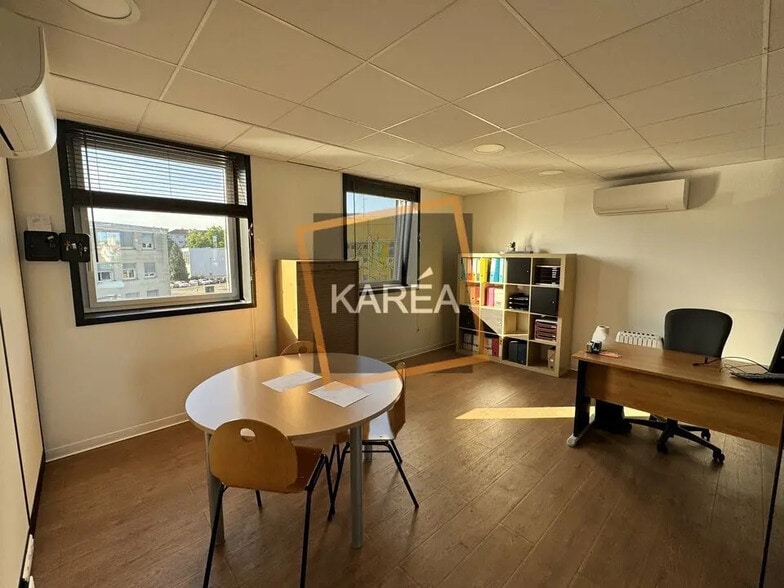 Bureau dans Mareuil-lès-Meaux à louer - Photo intérieure – Image 3 sur 5