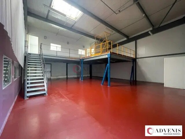 Local d’activités dans Yvrac à louer - Photo intérieure – Image 2 sur 3