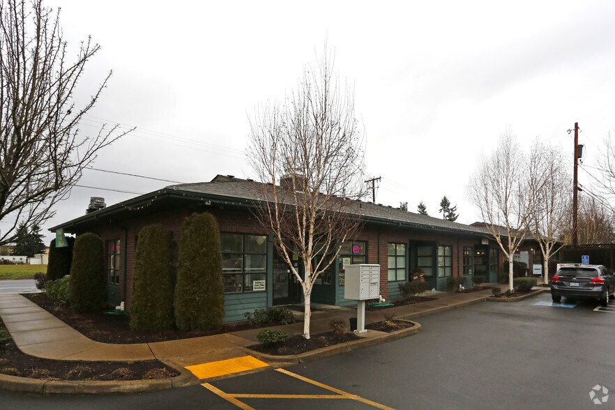 40 River Loop, Eugene, OR à louer - Photo principale – Image 2 sur 6
