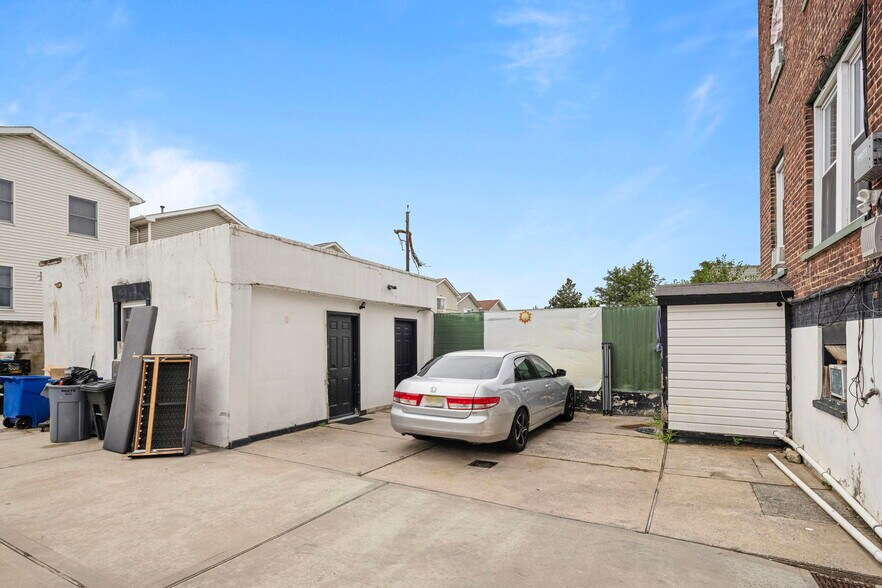 327 Danforth Ave, Jersey City, NJ à vendre - Photo de l’immeuble – Image 3 sur 18