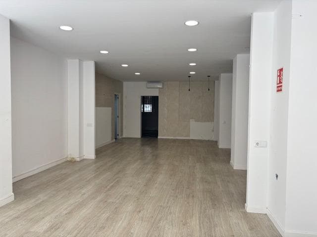Local commercial dans Vilanova i la Geltrú, Barcelona à louer Photo intérieure– Image 1 sur 5
