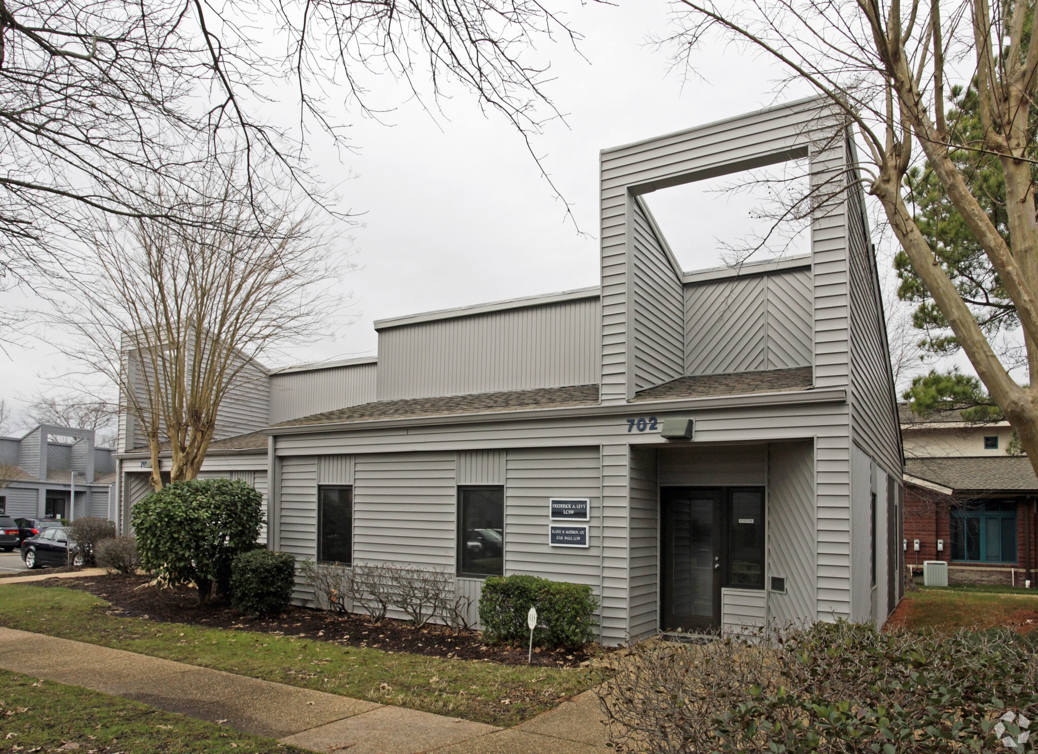 732 Thimble Shoals Blvd, Newport News, VA à vendre Photo de l’immeuble– Image 1 sur 4