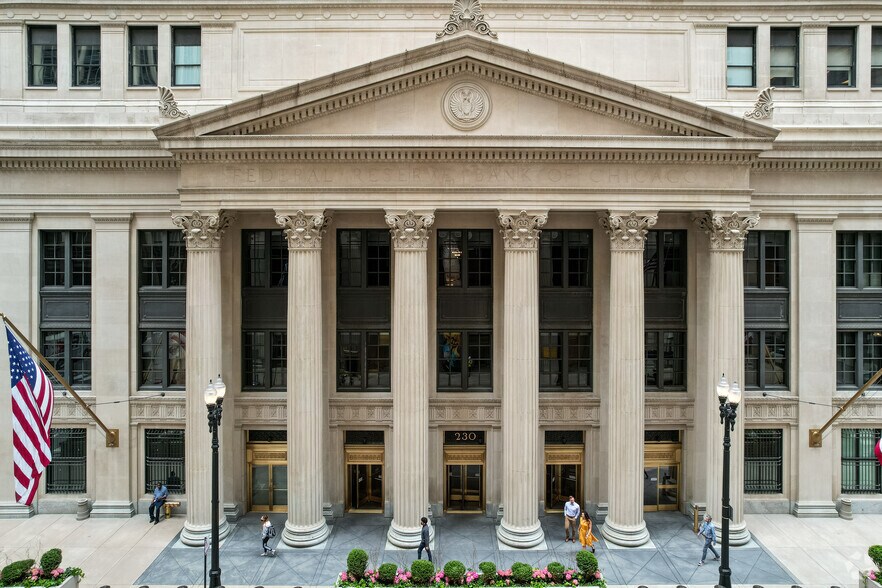 230 S LaSalle St, Chicago, IL à louer - Photo de l’immeuble – Image 3 sur 4