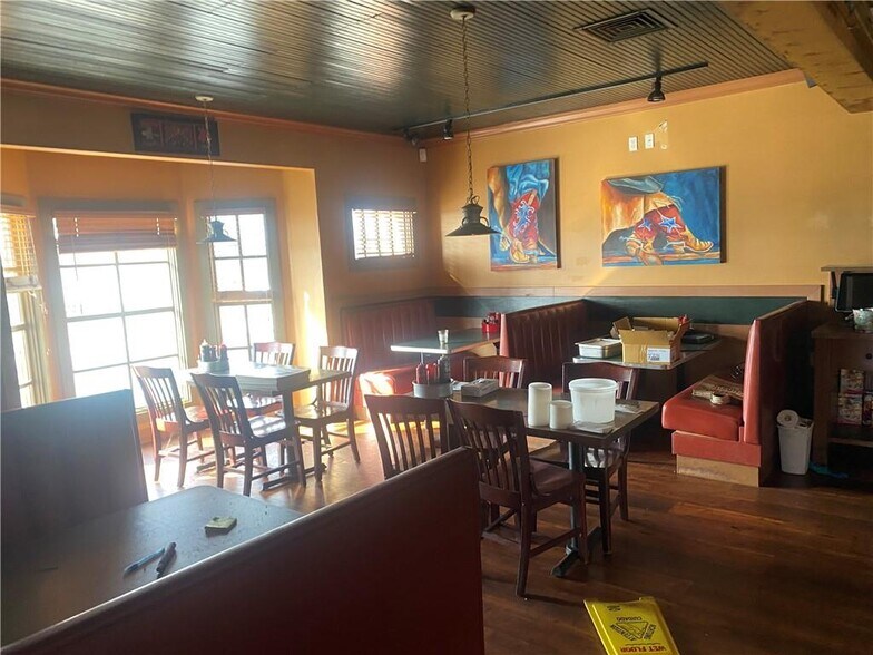 111 E Parsons Ave, Warrensburg, MO à louer - Photo de l’immeuble – Image 2 sur 7