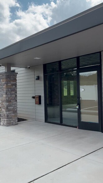 803 W Main St, Collegeville, PA à louer - Vidéo sur l’annonce professionnelle – Image 2 sur 8