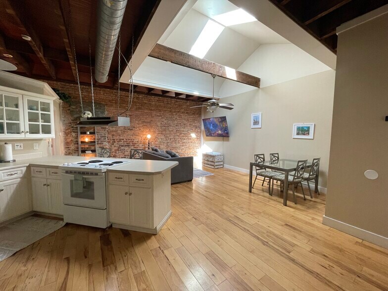 103 Court Sq, Abbeville, SC à vendre - Photo de l’immeuble – Image 2 sur 17