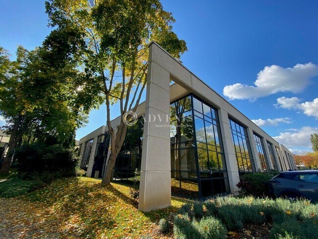 Plus de détails pour 1 Boulevard Des Chênes, Guyancourt - Bureau à louer