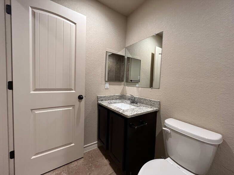 6414 Luglio Ln, San Antonio, TX à vendre - Photo intérieure – Image 2 sur 40