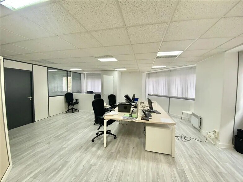 Bureau dans Boulogne-Billancourt à louer - Photo de l’immeuble – Image 1 sur 6