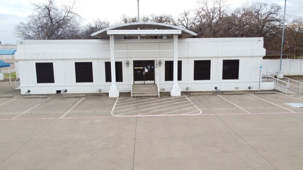 1700 E Airport Fwy, Irving, TX à vendre - Photo de l’immeuble – Image 1 sur 8