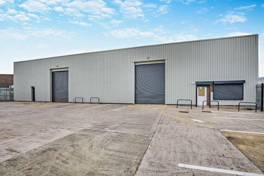 Severnside Trading Estate, Manchester à louer - Photo de l’immeuble – Image 2 sur 8