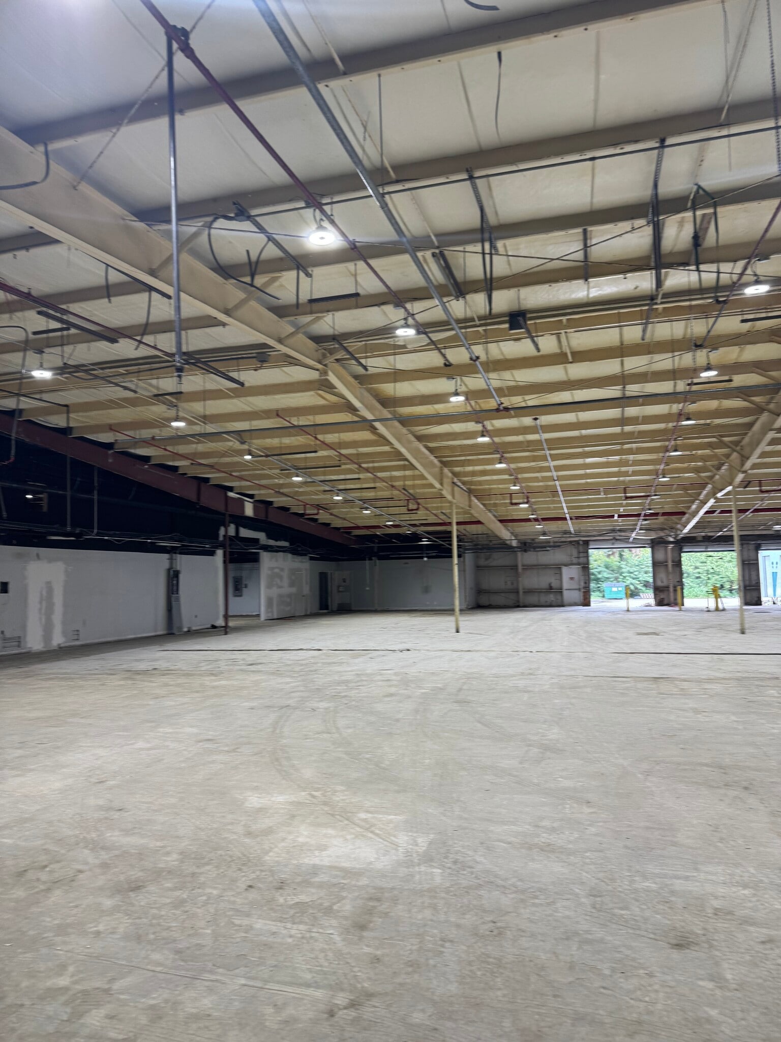 600 N John Rodes Blvd, Melbourne, FL à louer Photo intérieure– Image 1 sur 2