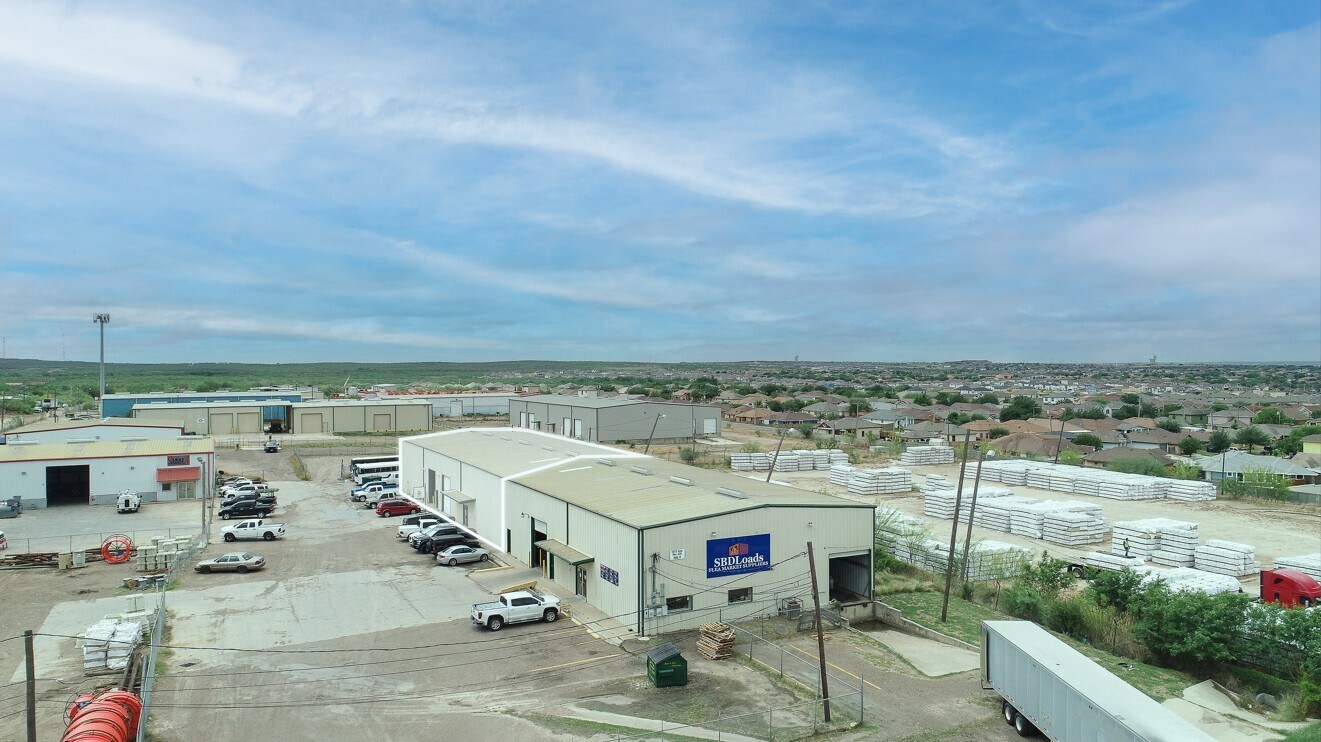 5673 State Highway 359, Laredo, TX à louer Photo principale– Image 1 sur 2
