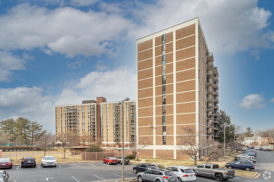 6800 Fleetwood Rd, McLean, VA à louer - Photo principale – Image 1 sur 22