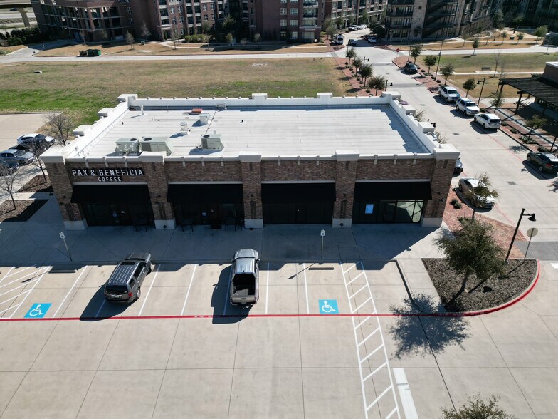 121 Grapevine Crossing Blvd, Grapevine, TX à louer - Photo de l’immeuble – Image 2 sur 9