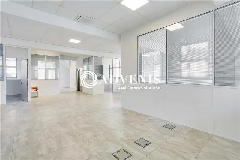 Bureau dans Joinville-le-Pont à louer - Photo de l’immeuble – Image 3 sur 9