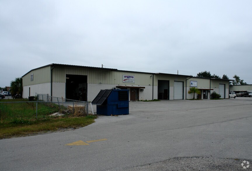 2669-2681 Mercy Dr, Orlando, FL à louer - Photo de l’immeuble – Image 2 sur 4