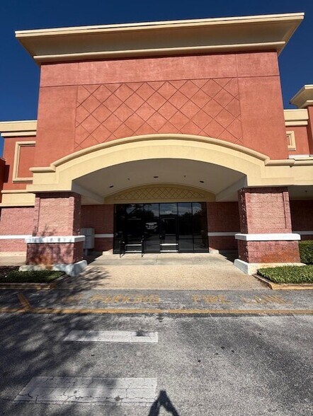 1438 Rock Springs Rd, Apopka, FL à louer - Photo de l’immeuble – Image 3 sur 10