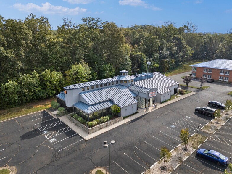 7373 Comfort Inn Dr, Warrenton, VA à vendre - Photo de l’immeuble – Image 2 sur 78
