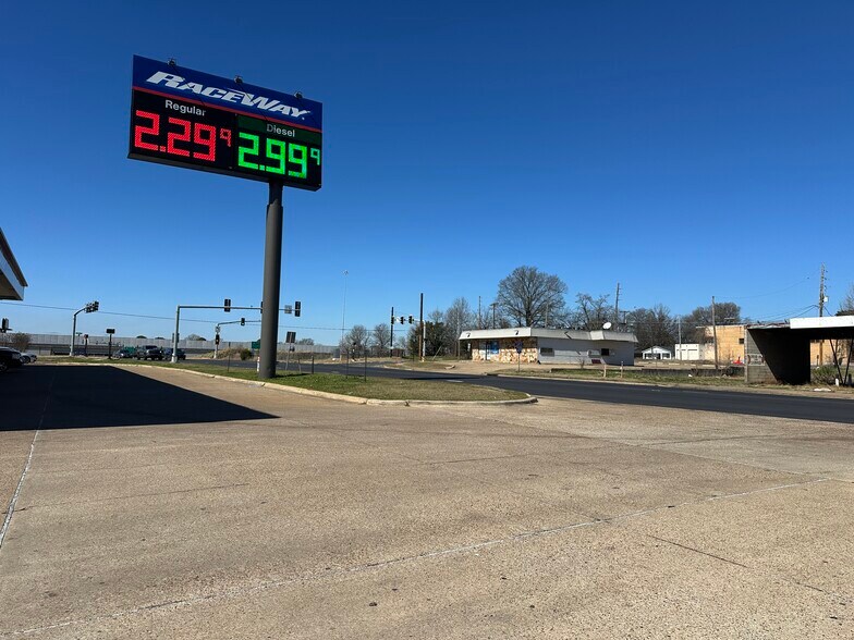 246 E 70th St, Shreveport, LA à vendre - Photo de l’immeuble – Image 2 sur 21
