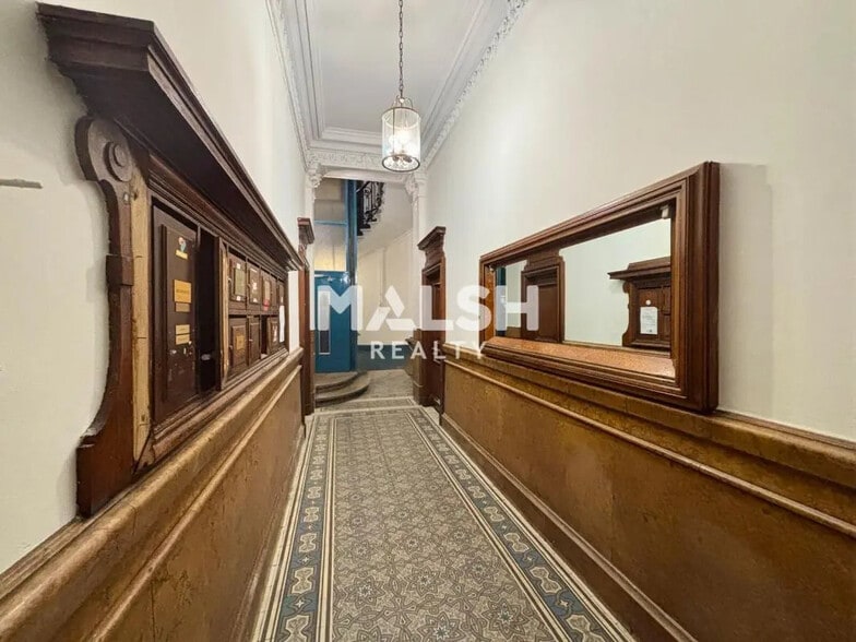 Bureau dans Lyon à louer - Hall d’entrée – Image 2 sur 9