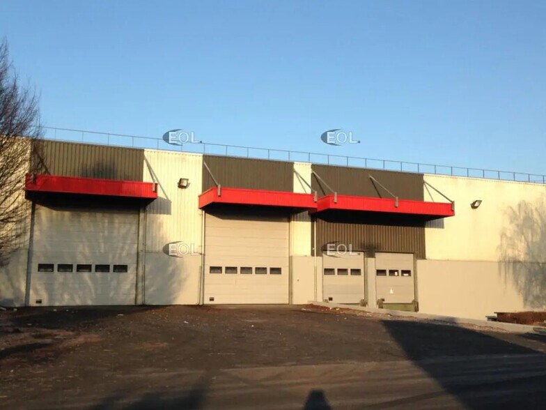 Local d’activités dans Bonneuil-sur-Marne à louer - Photo de l’immeuble – Image 2 sur 6