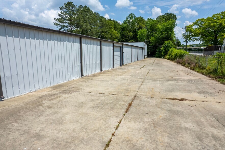 835 McEntire Ln, Decatur, AL à louer - Photo de l’immeuble – Image 3 sur 9
