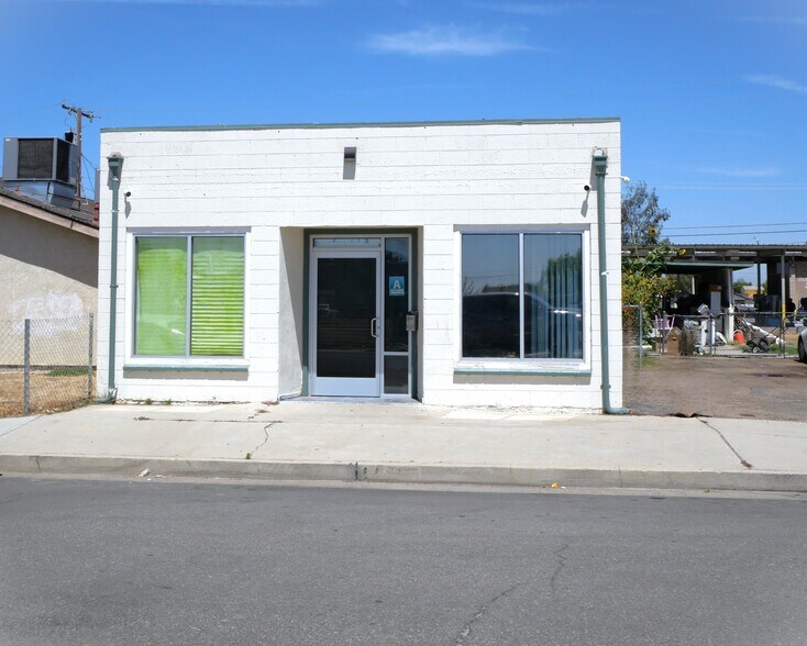1122 Dover Pl, Delano, CA à vendre - Photo de l’immeuble – Image 3 sur 5