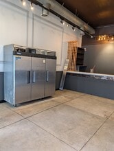 7667-7675 Beverly Blvd, Los Angeles, CA à louer Photo intérieure– Image 2 sur 3