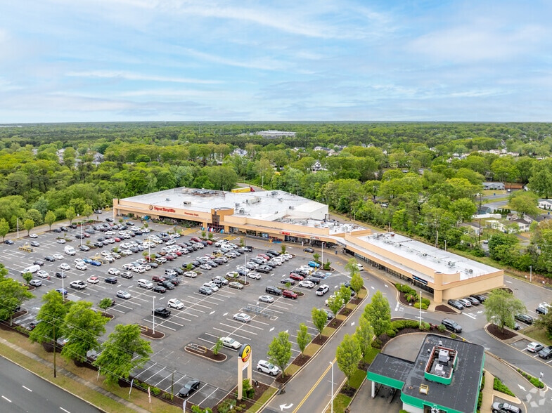 860 Fischer Blvd, Toms River, NJ à louer - Photo de l’immeuble – Image 3 sur 4