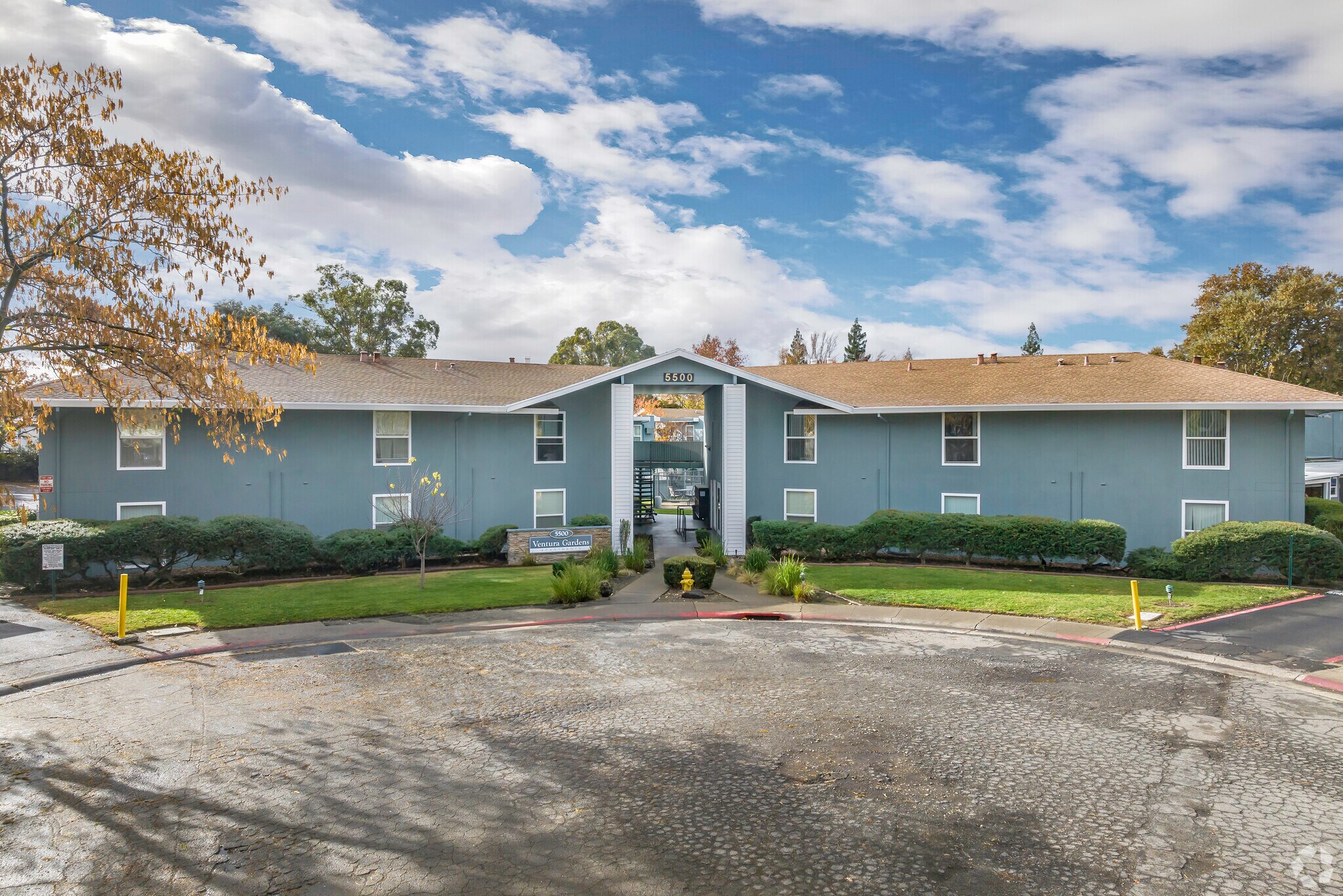 5500 Foothill Gardens Ct, Sacramento, CA à vendre Photo principale– Image 1 sur 24