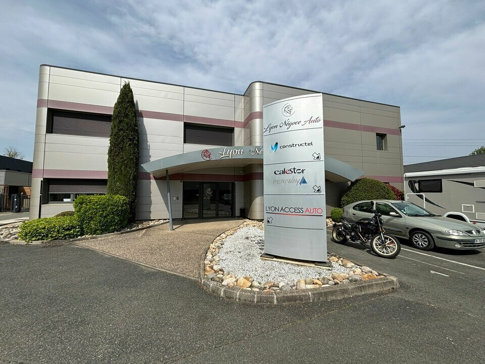 Local commercial dans Miribel à louer Photo de l’immeuble– Image 1 sur 9