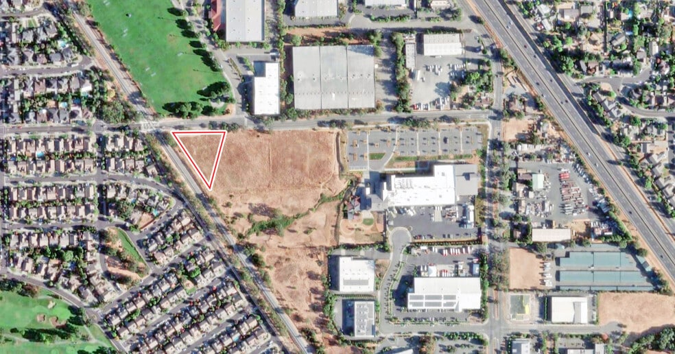 Mitchell Ln, Windsor, CA à vendre - Aérien – Image 1 sur 4