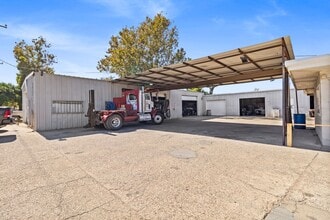 611 TX-75, Willis, TX à vendre Photo intérieure– Image 2 sur 8