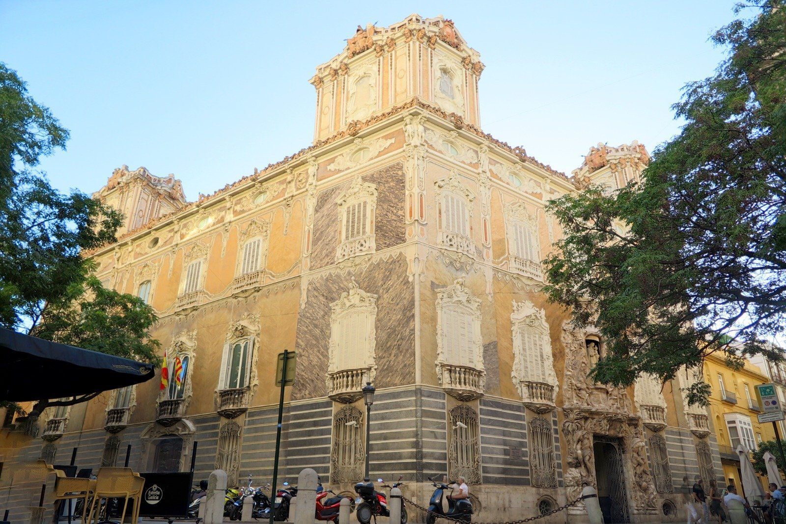 Local commercial dans València, Valencia à louer Photo de l’immeuble– Image 1 sur 21