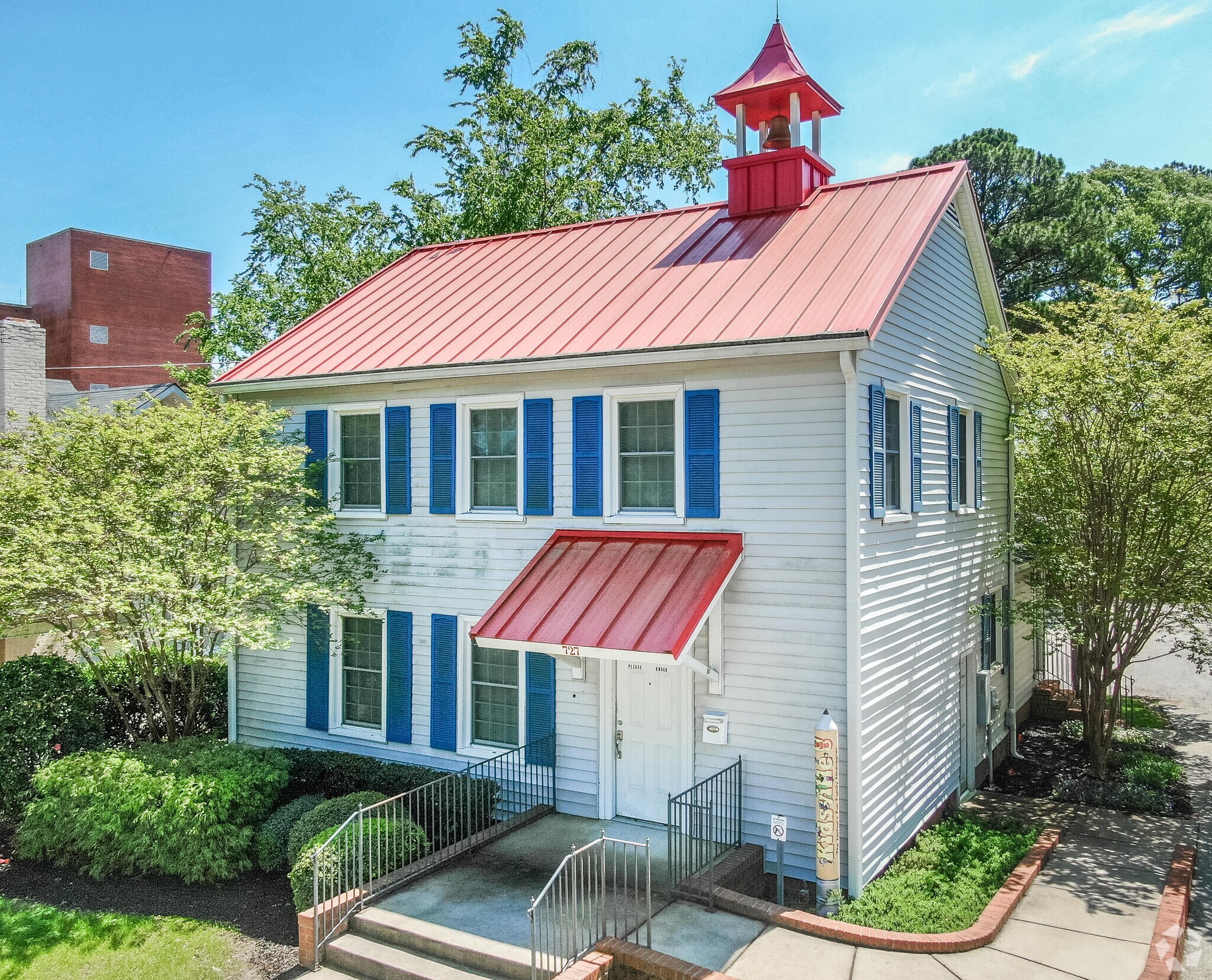 727 Mcgilvary St, Fayetteville, NC à vendre Photo principale– Image 1 sur 14