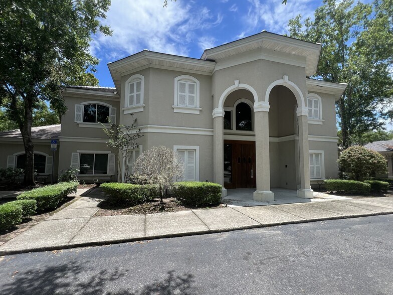 4309 Pablo Oaks Ct, Jacksonville, FL à louer - Photo de l’immeuble – Image 2 sur 9