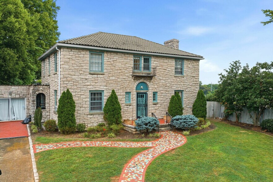 2715 Sullins St, Knoxville, TN à vendre - Photo de l’immeuble – Image 1 sur 48