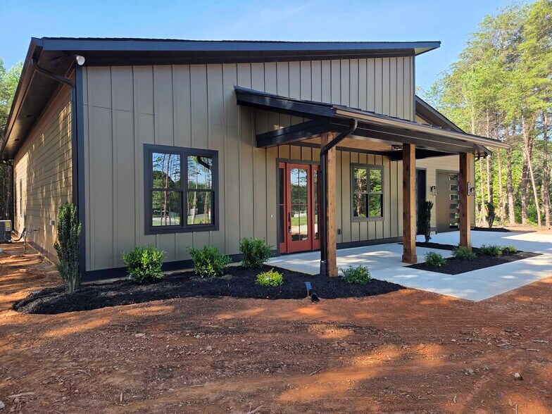 7401 Sherrills Ford Rd, Sherrills Ford, NC à vendre - Photo de l’immeuble – Image 2 sur 28