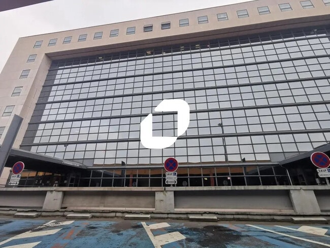 Plus de détails pour Avenue Du Général De Gaulle, Créteil - Bureau à louer