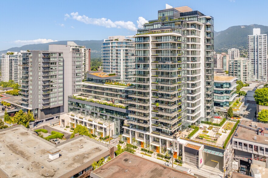 125-145 13th St E, North Vancouver, BC à louer - Photo de l’immeuble – Image 2 sur 3