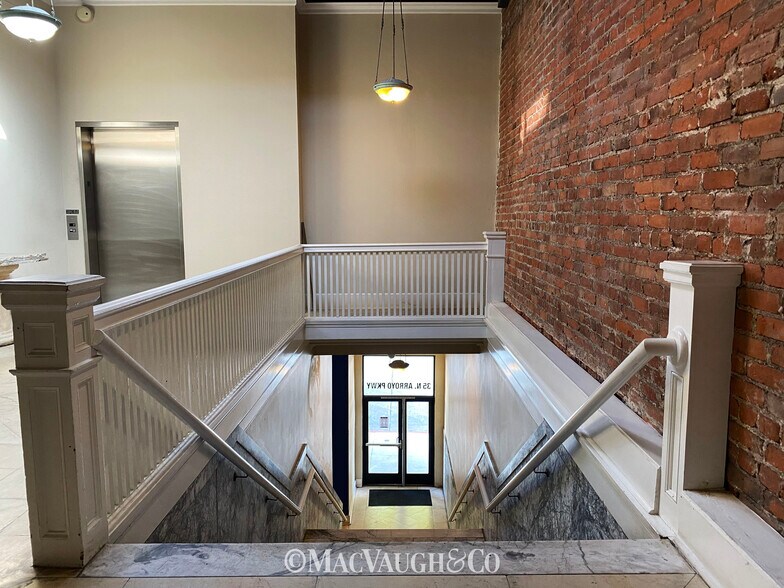 35-45 N Arroyo Pky, Pasadena, CA à louer - Photo intérieure – Image 2 sur 19